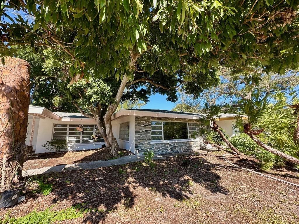 3466 Tanglewood Dr., Sarasota, FL 34239