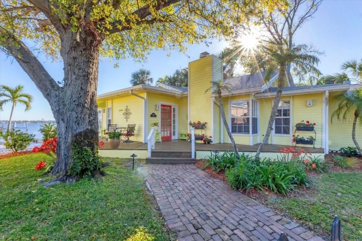 1809 W 4th St., Palmetto, FL 34221