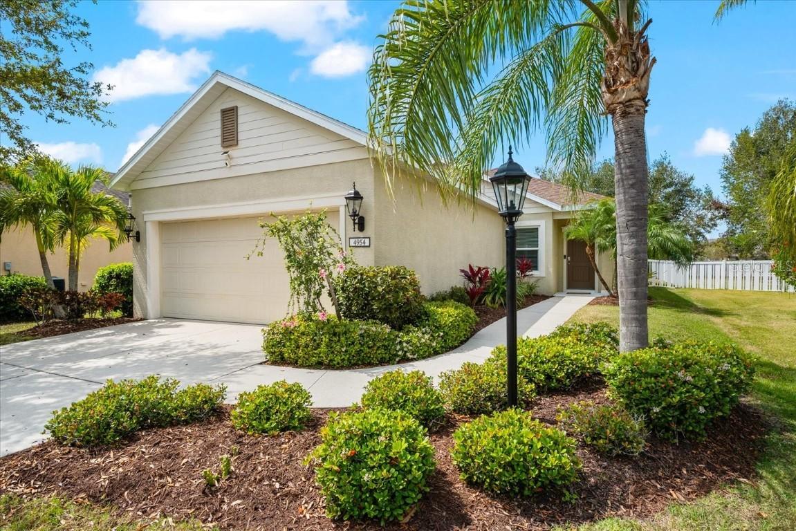 4954 Newport News Cir., Lakewood Ranch, FL 34211