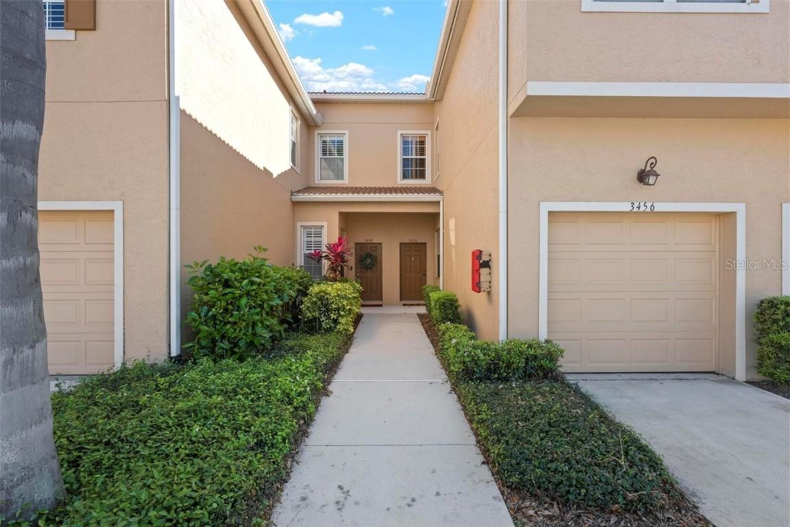 3456 Parkridge Cir. #33-105, Sarasota, FL 34243