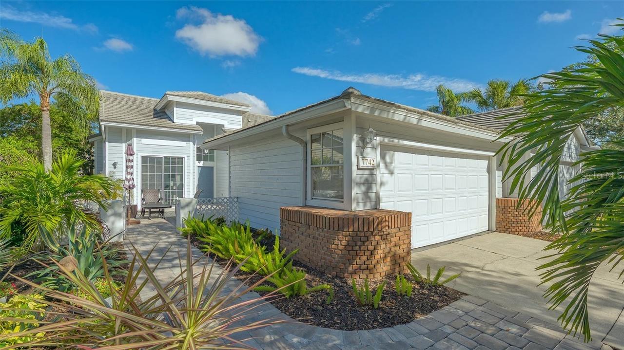 7742 Whitebridge Glen, University Park, FL 34201