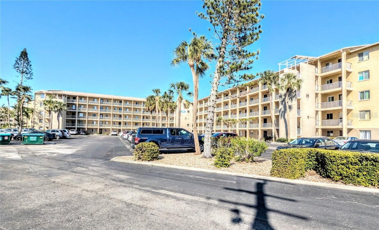 3711 Lake Bayshore Dr. #H-116, Bradenton, FL 34205