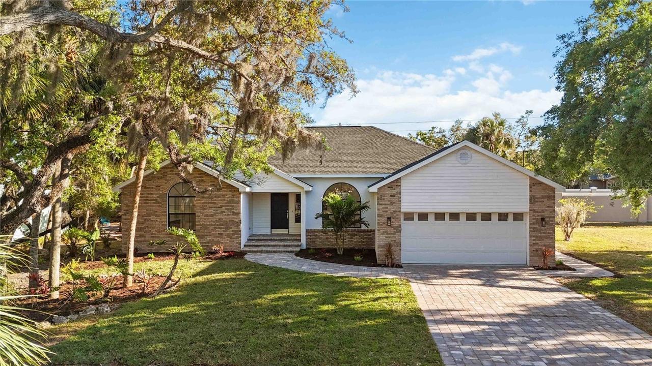 4444 Robin Hood Trl W, Sarasota, FL 34232