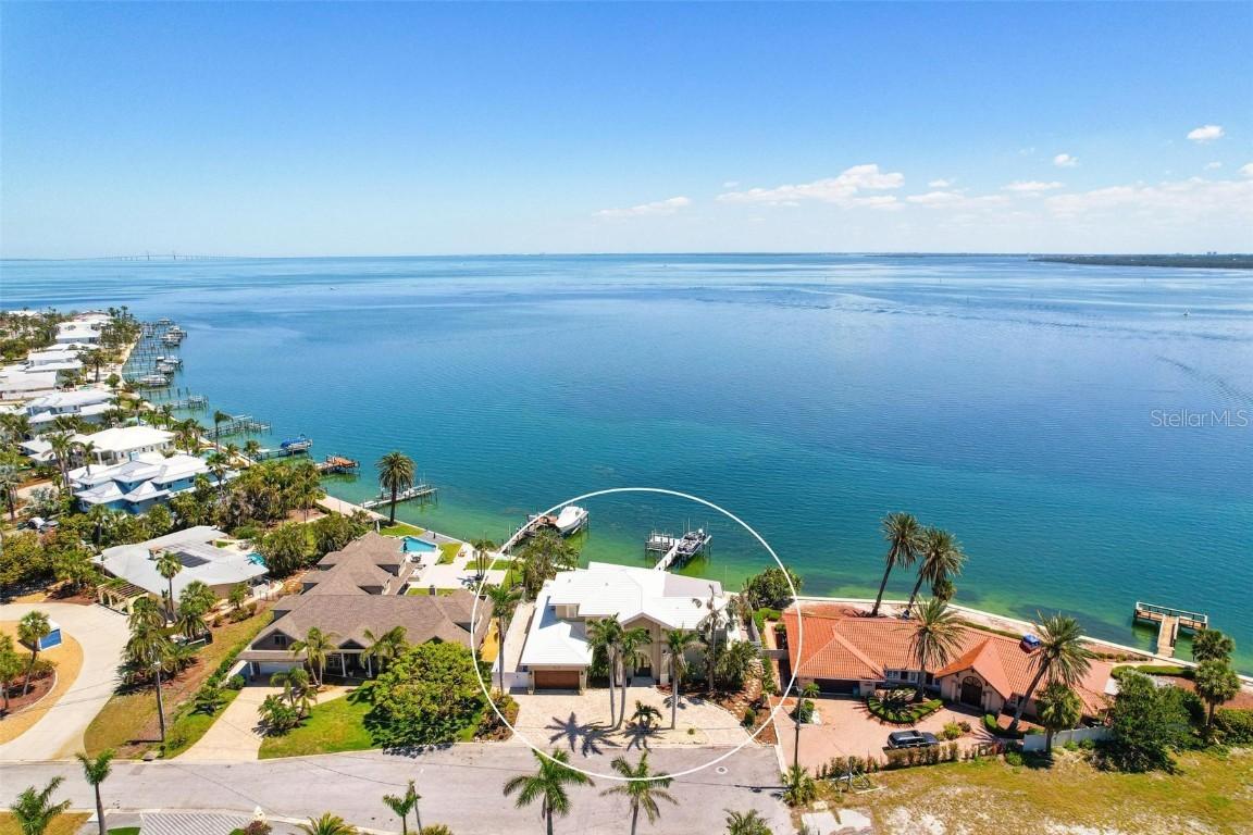 606 Crestwood Ln., Holmes Beach, FL 34217