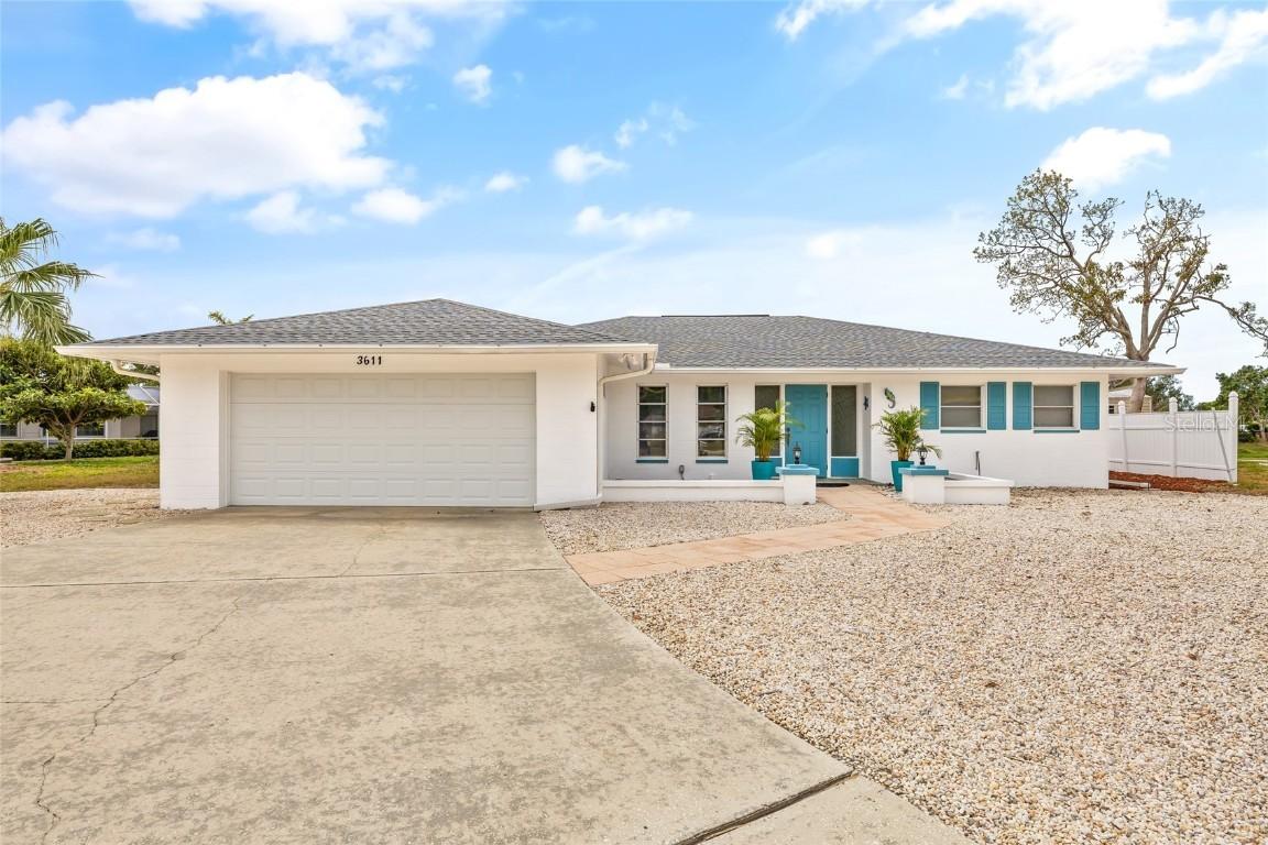 3611 22nd Ave., Bradenton, FL 34205