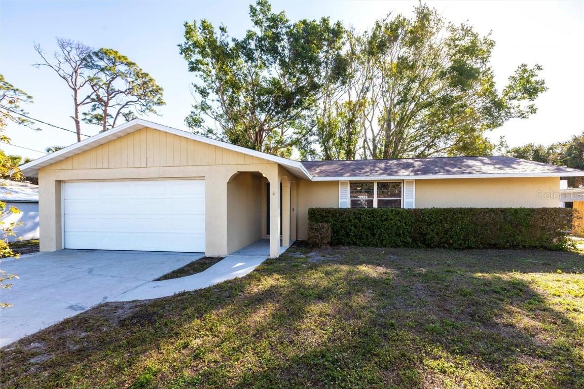 6235 Carlton Ave., Sarasota, FL 34231
