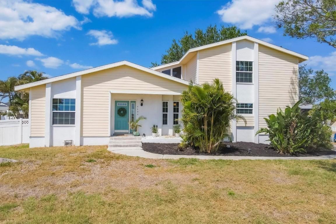 4406 17th St., Palmetto, FL 34221