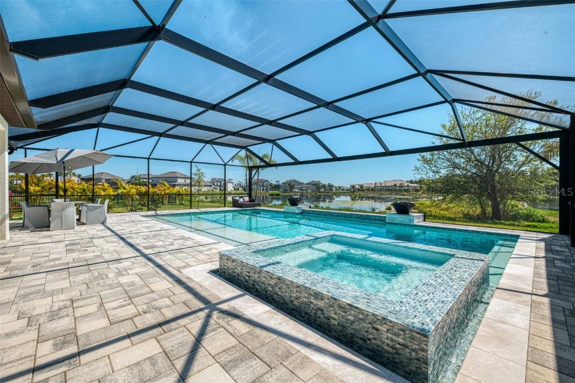 9487 Tequila Sunrise Dr., Sarasota, FL 34241