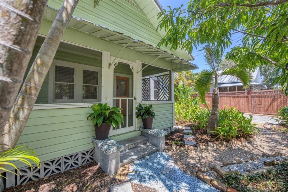 1679 Arlington St., Sarasota, FL 34239