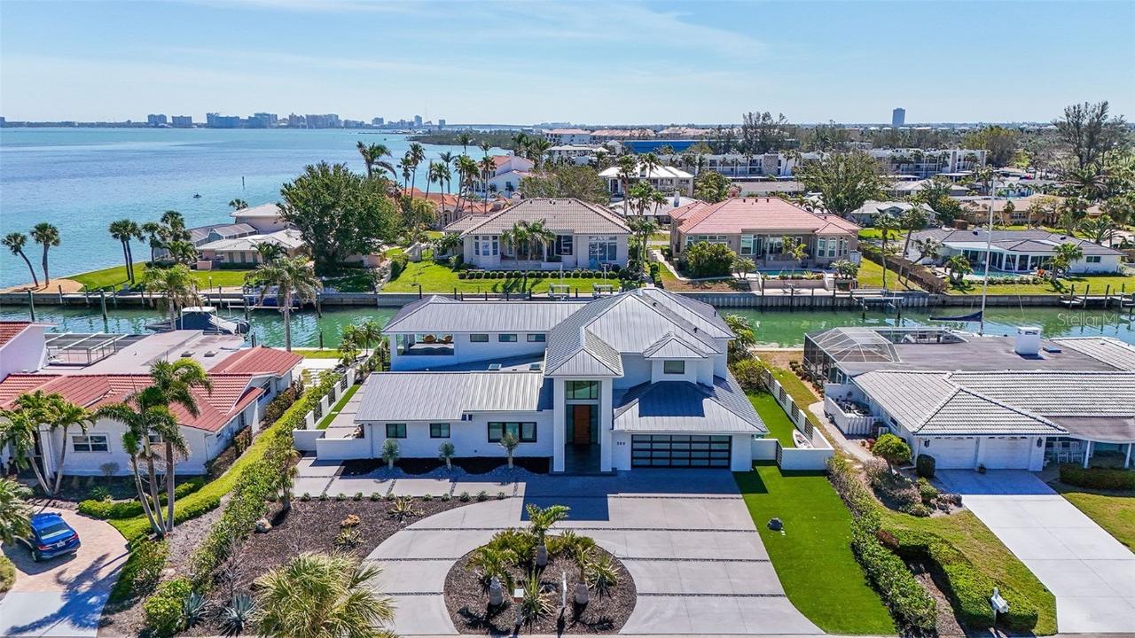 560 Schooner Ln., Longboat Key, FL 34228