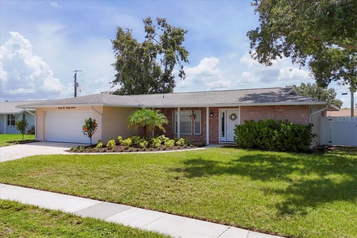 6637 Bowline Dr., Sarasota, FL 34231