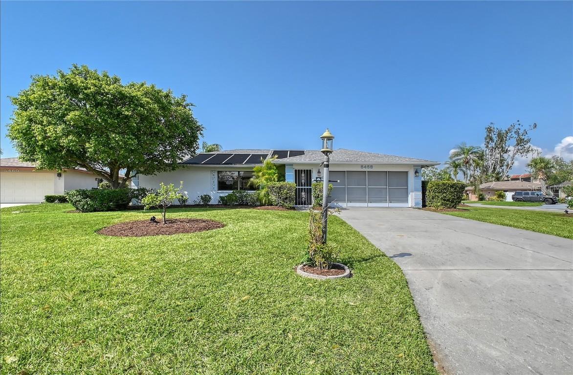 5458 Creeping Hammock Cir., Sarasota, FL 34231
