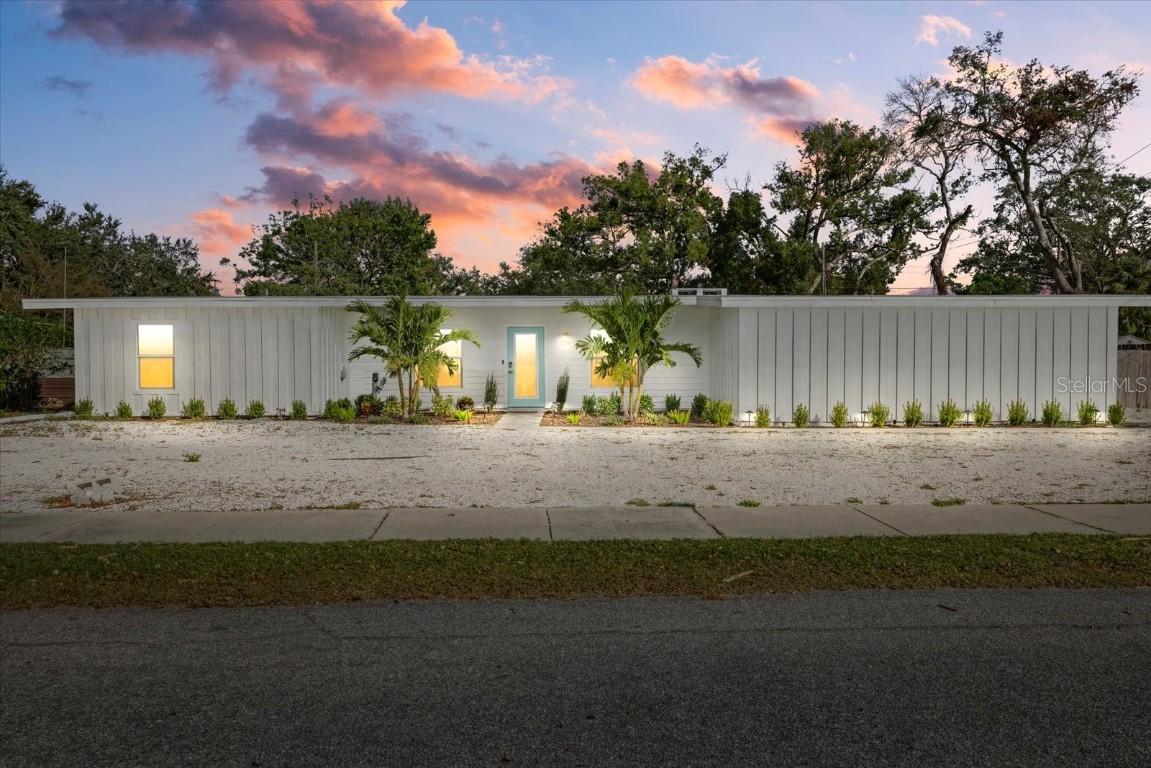 2069 Bougainvillea St., Sarasota, FL 34239