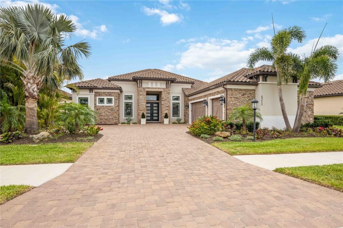 5313 Greenbrook Dr., Sarasota, FL 34238
