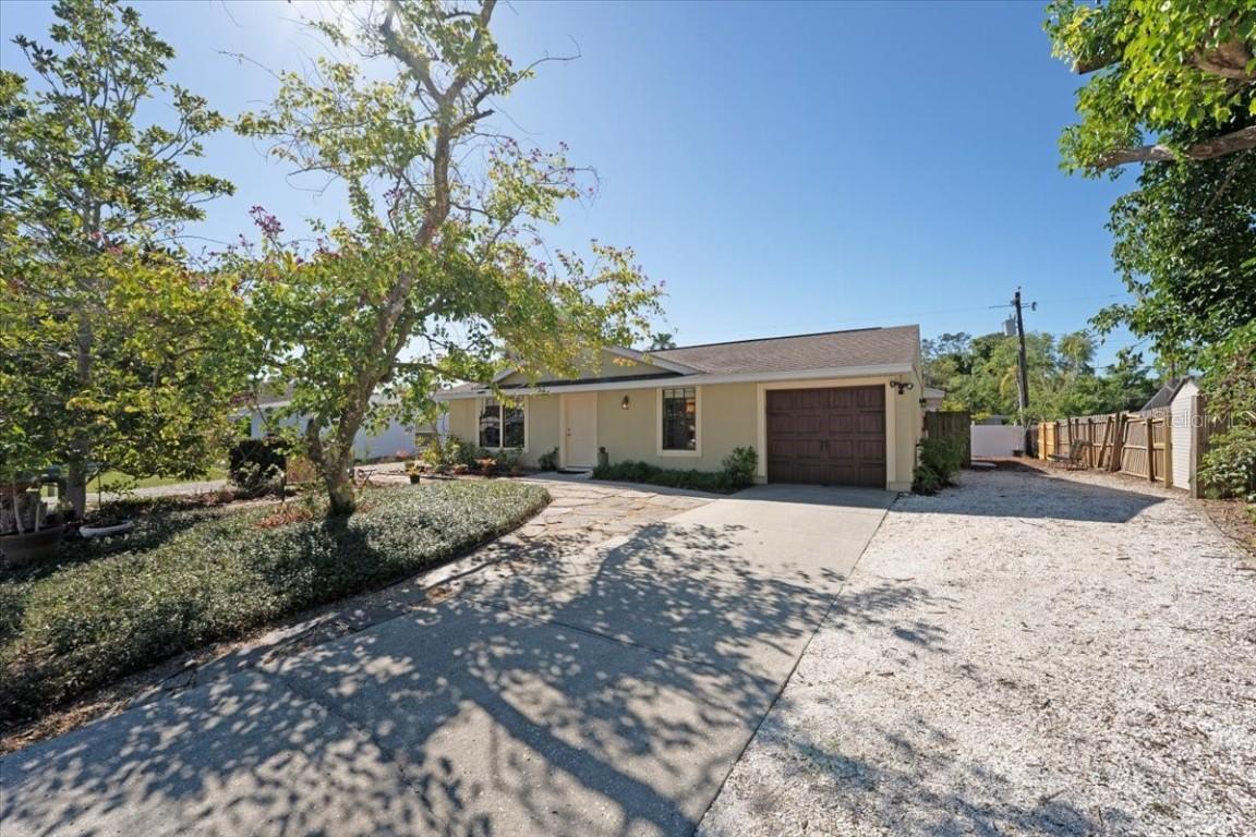 2316 Bradford St., Sarasota, FL 34231