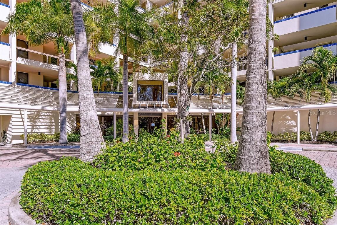 2020 Harbourside Dr. #454, Longboat Key, FL 34228