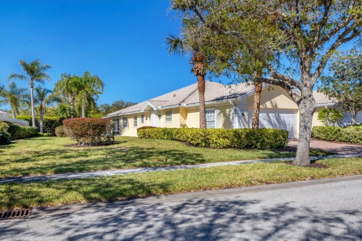 8851 Etera Dr., Sarasota, FL 34238