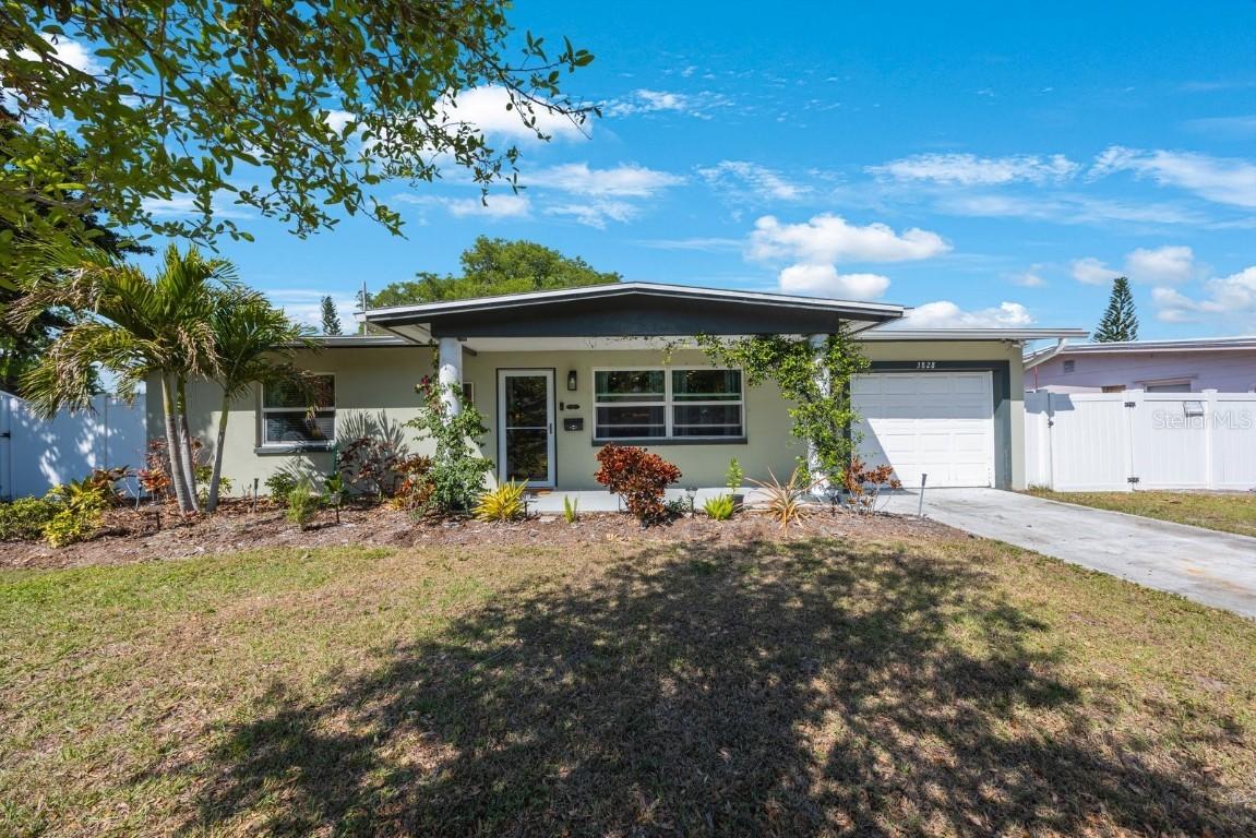 3828 20th St., St Petersburg, FL 33714