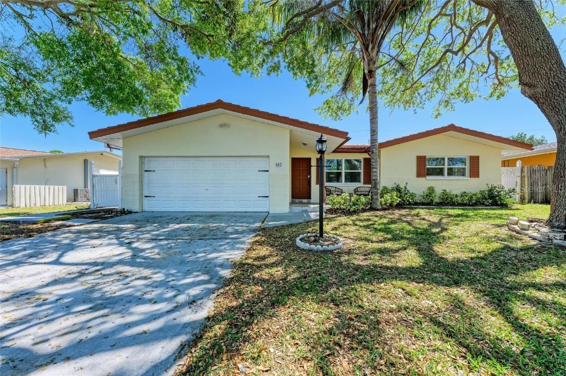 507 Shore Dr., Largo, FL 33771