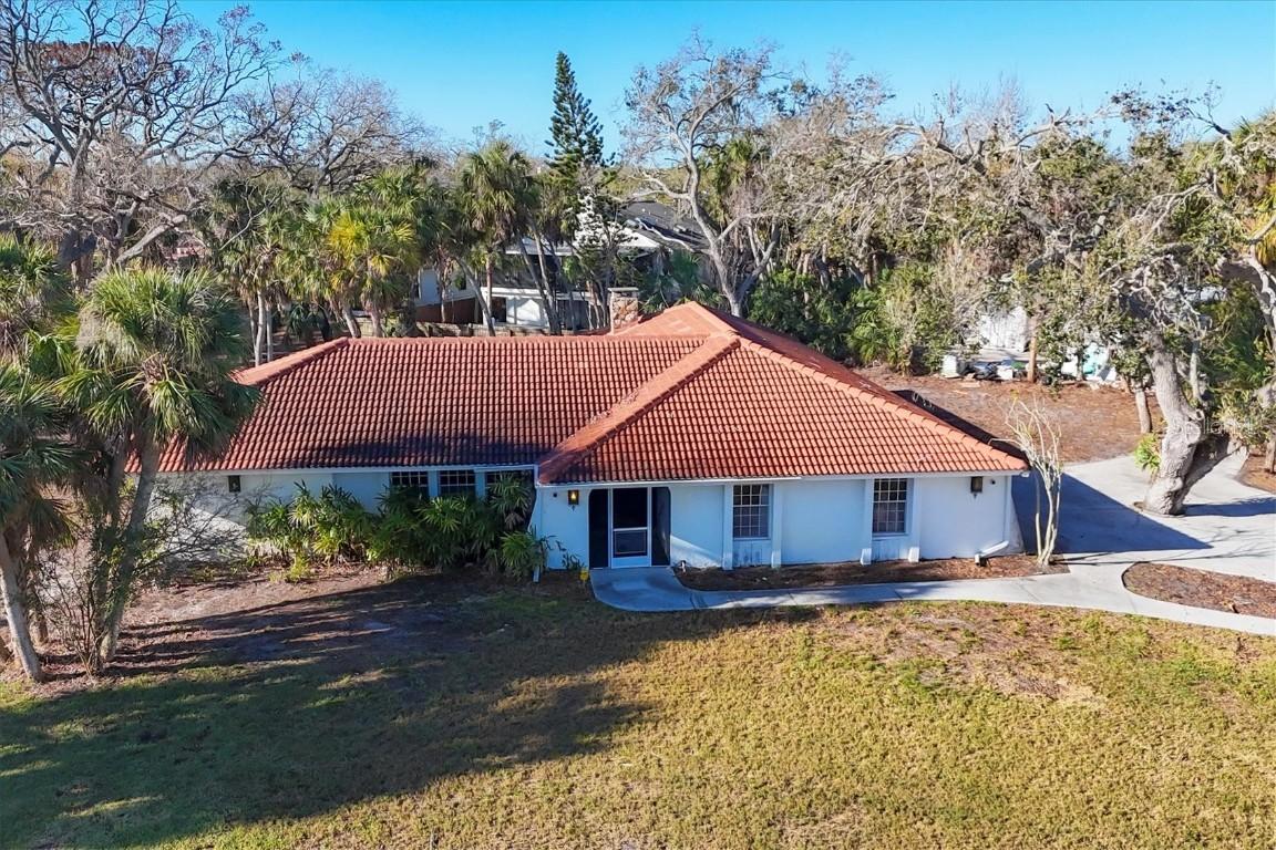 670 Venice Ln., Sarasota, FL 34242