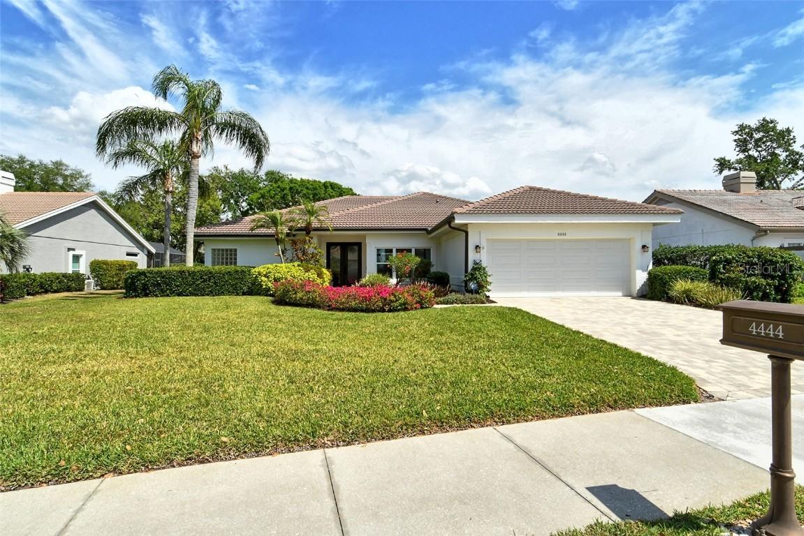 4444 Highland Oaks Cir., Sarasota, FL 34235
