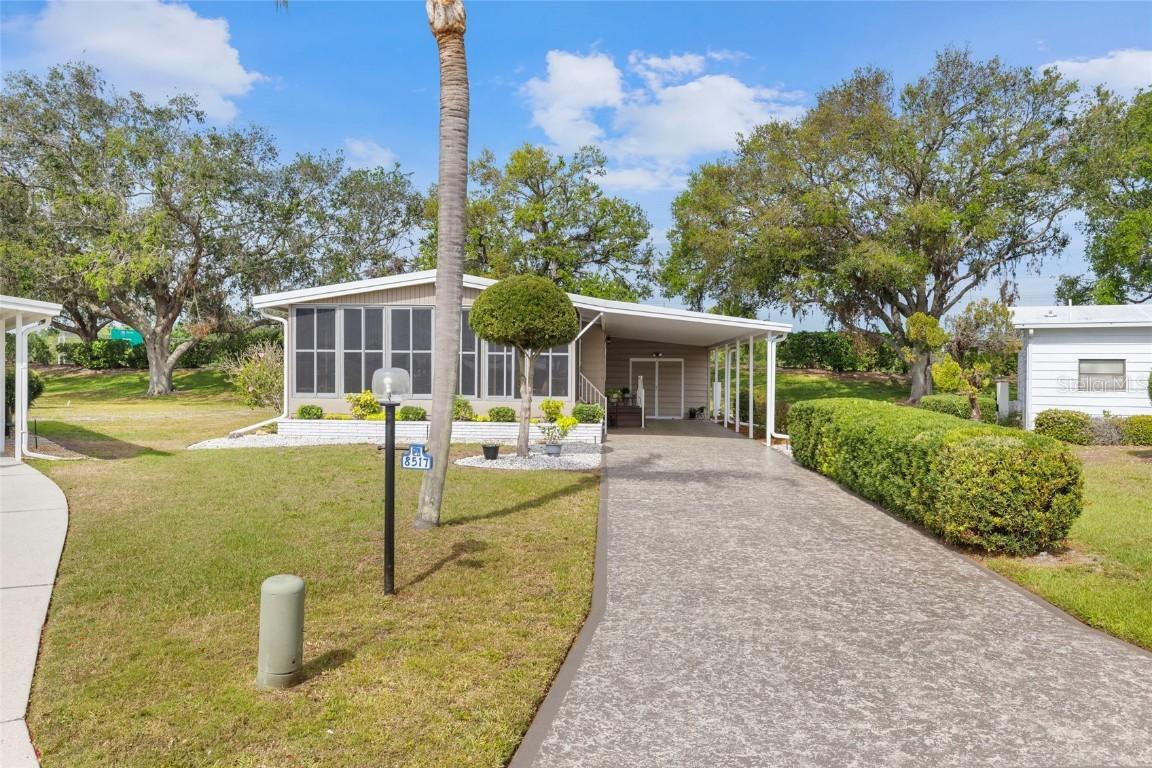 8517 Buckingham Pl., Palmetto, FL 34221