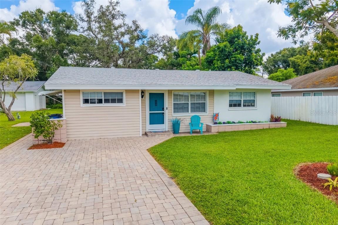 2225 Alice Rd., Sarasota, FL 34231
