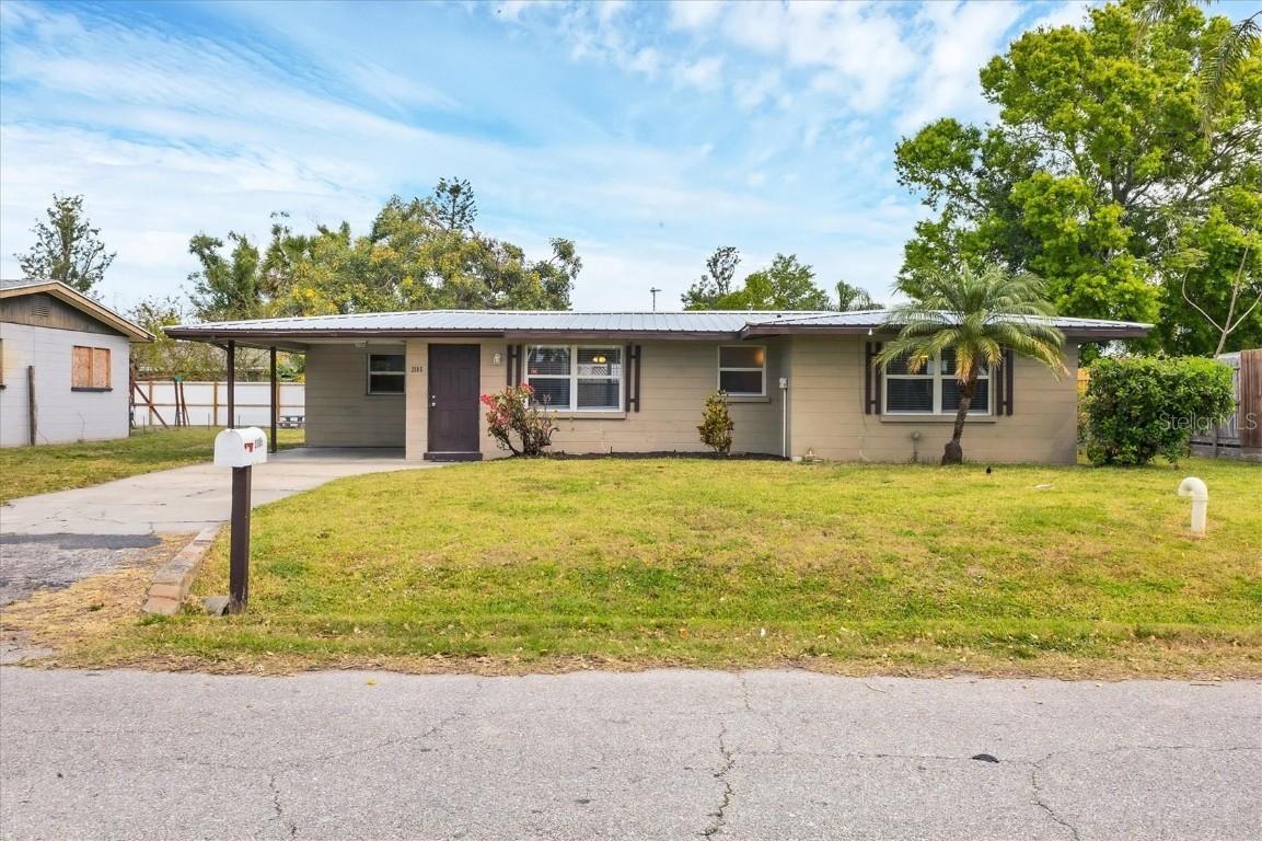 2105 Lee Lane, Sarasota, FL 34231