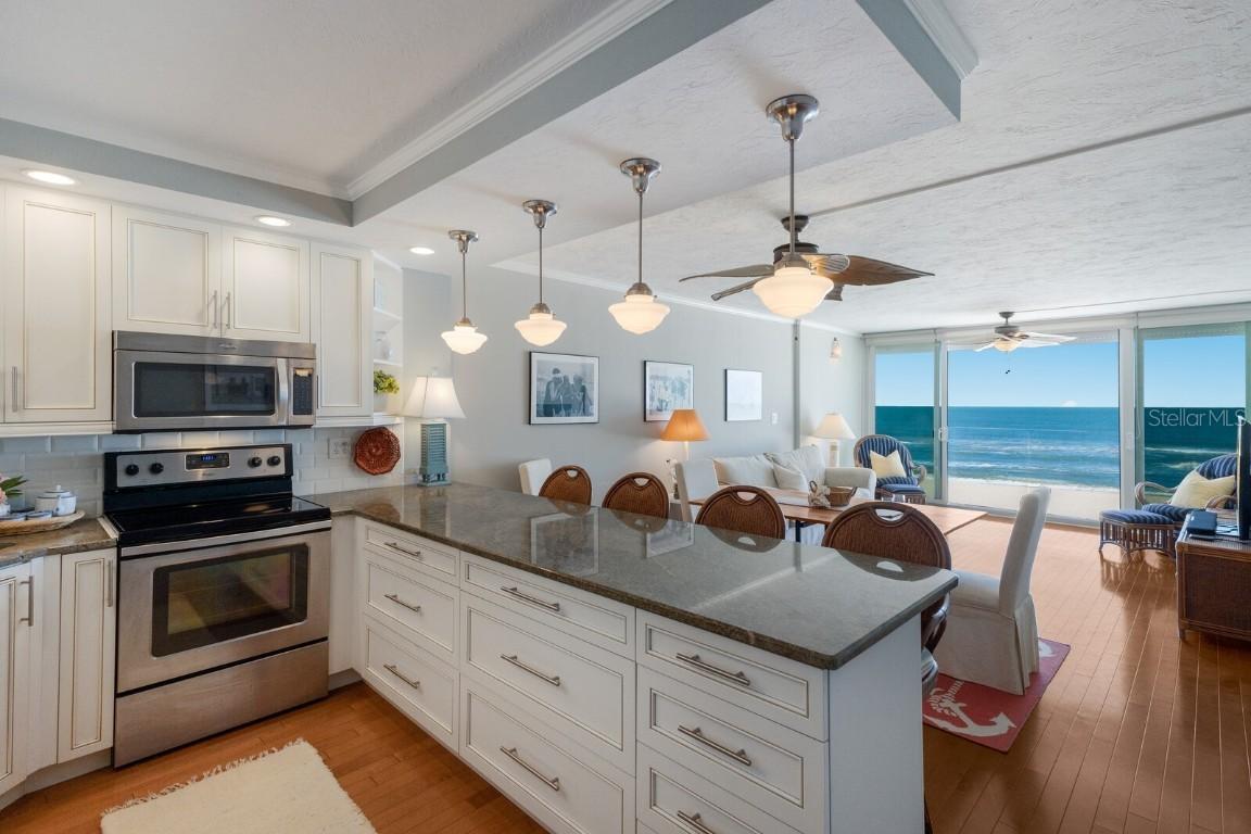 5300 Gulf Dr. #204, Holmes Beach, FL 34217