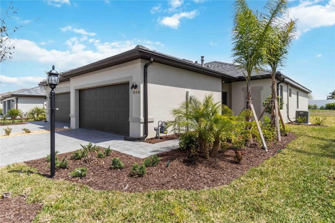 15830 Sunny Day Dr., Bradenton, FL 34211