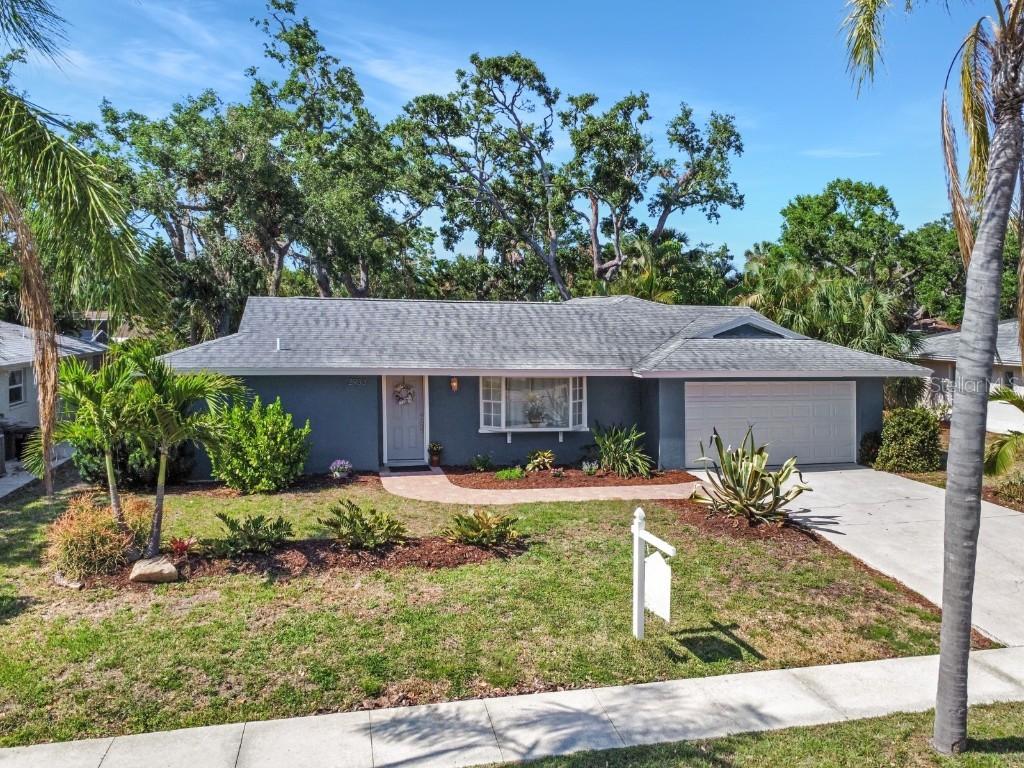 2933 Mayflower St., Sarasota, FL 34231