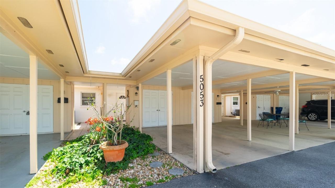 5053 Live Oak Cir., Bradenton, FL 34207