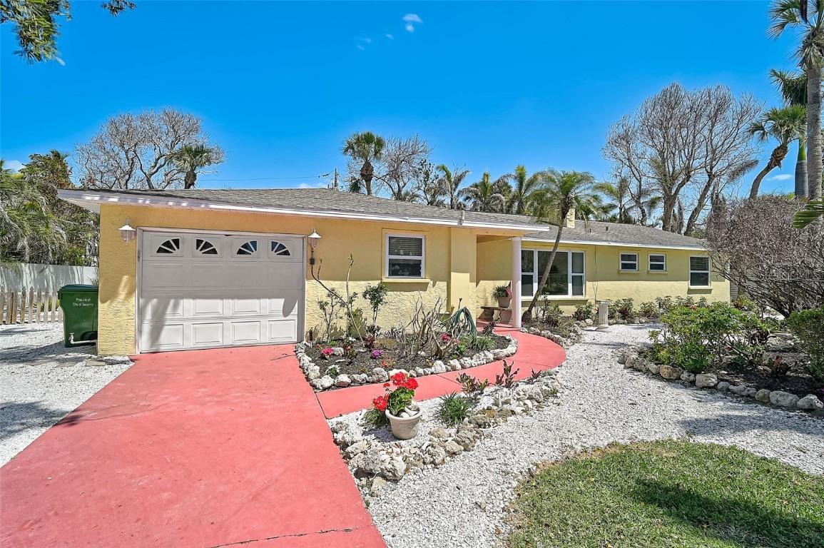 322 S Washington Dr., Sarasota, FL 34236