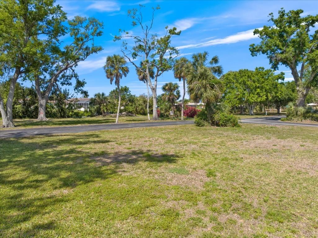 531 Villa Park Dr., Nokomis, FL 34275
