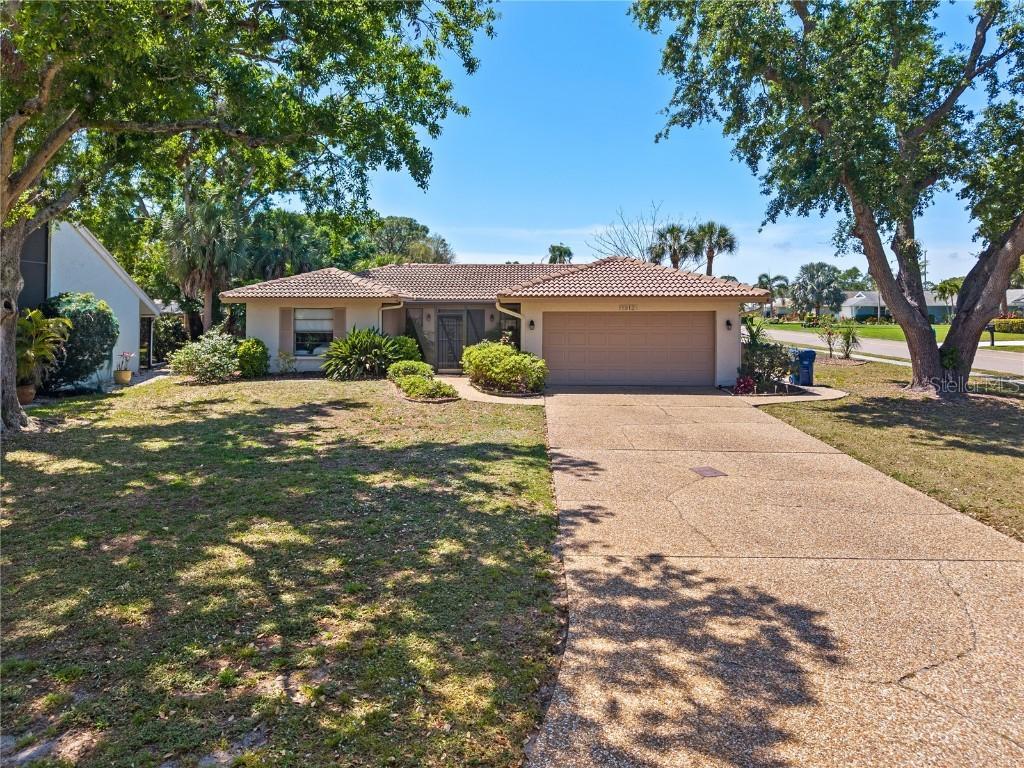 1912 Deancroft Rd., Sarasota, FL 34235