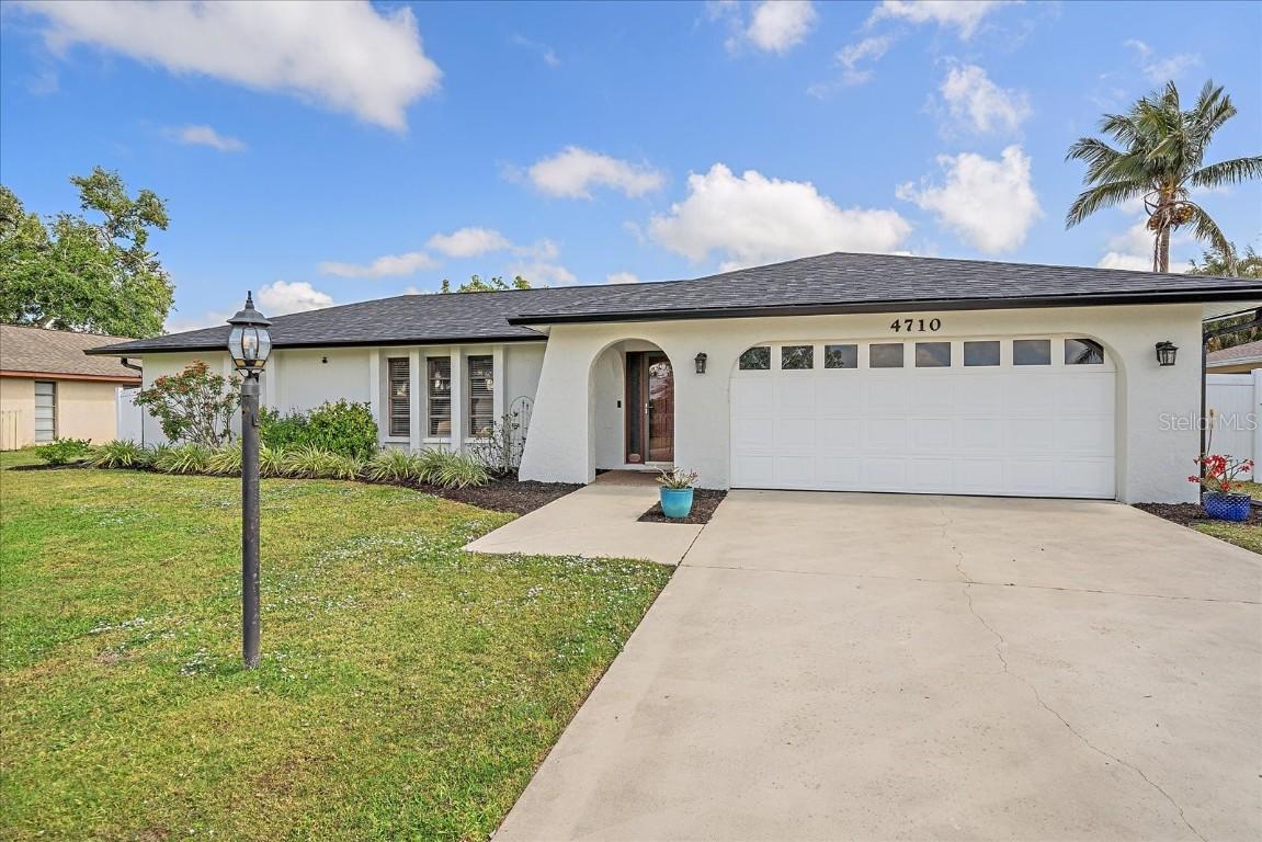 4710 Thomas Hoby Pl., Sarasota, FL 34241