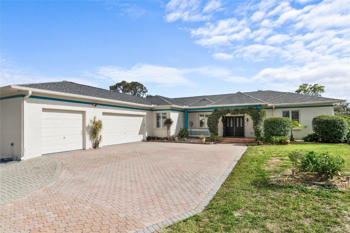 1828 Mova St., Sarasota, FL 34231