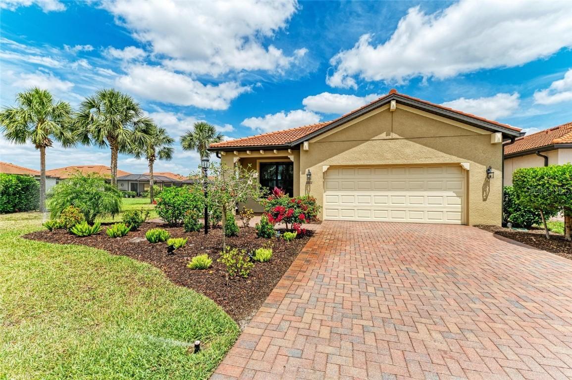 10111 Malachite Dr., Bradenton, FL 34211
