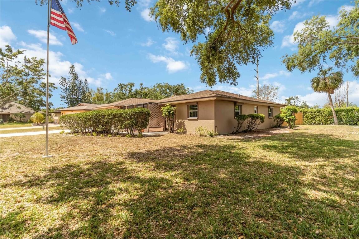 3600 Aster Dr., Sarasota, FL 34233
