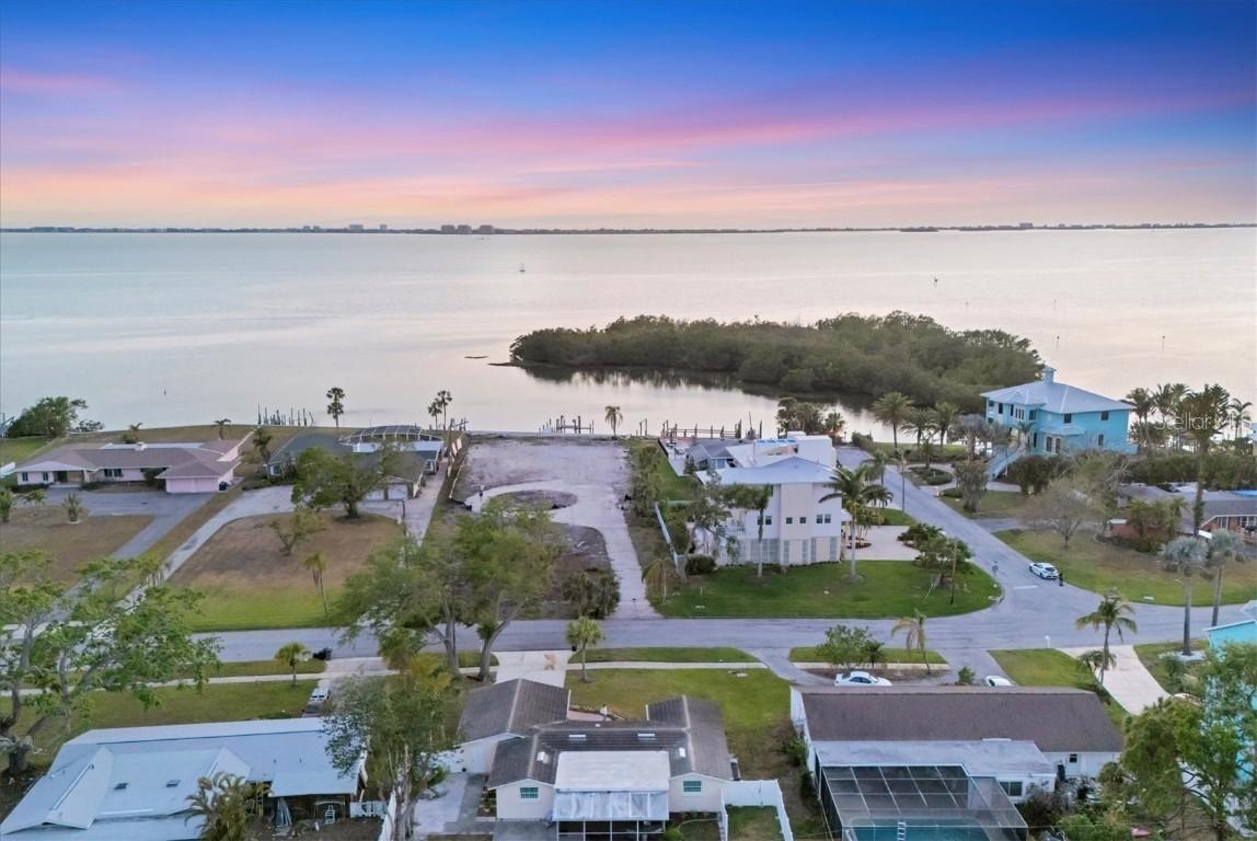 7314 Westmoreland Dr., Sarasota, FL 34243
