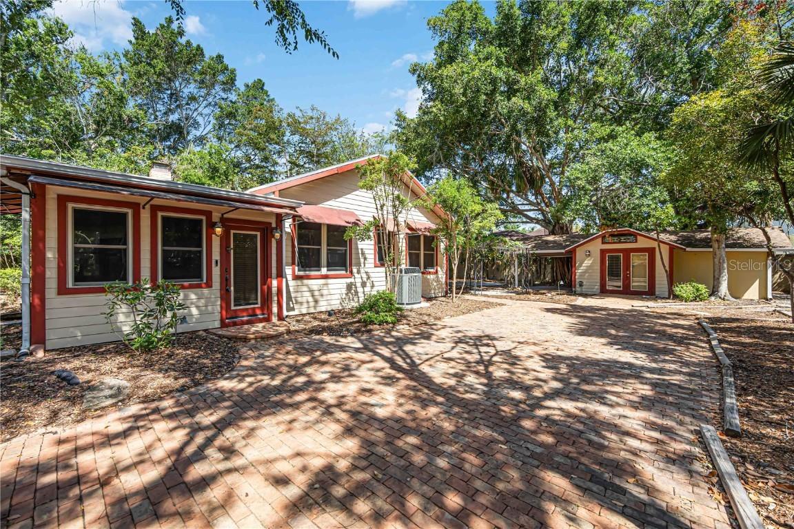 1721 8th St., Sarasota, FL 34236