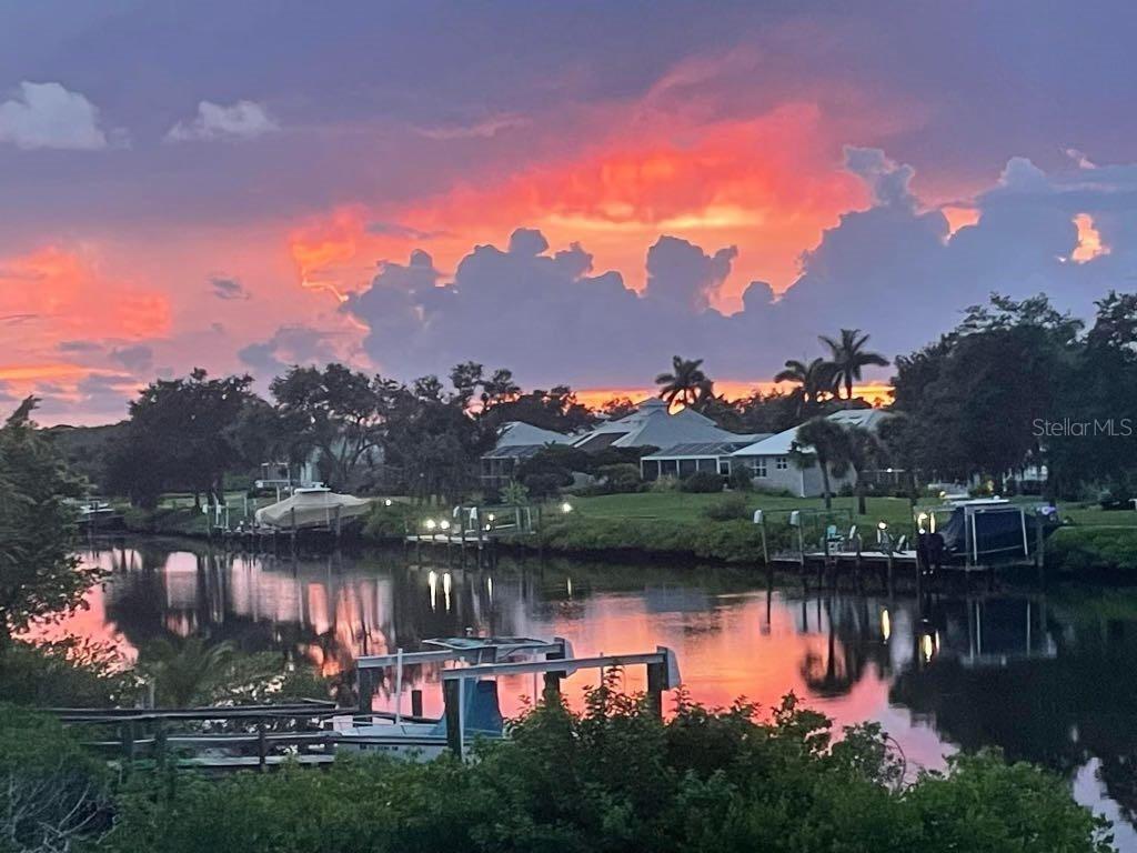 904 Lucille Ave., Nokomis, FL 34275