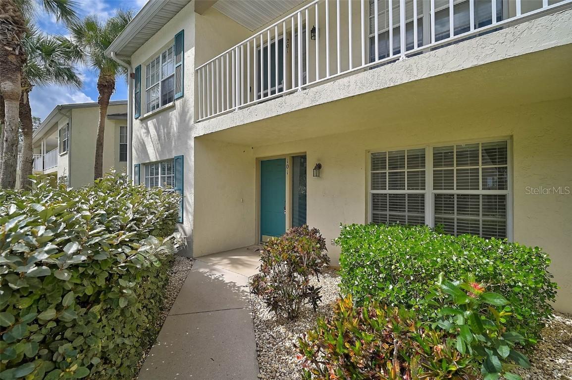 208 Silver Lake Dr. #101, Venice, FL 34292