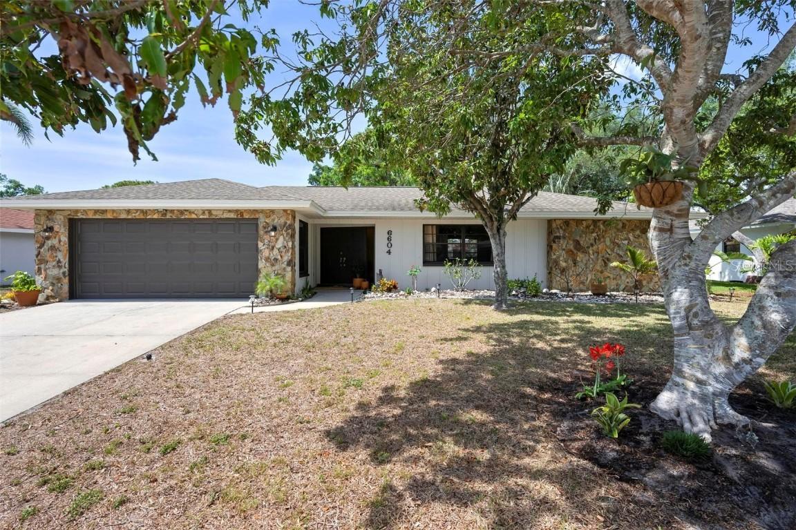 6604 23rd Ave., Bradenton, FL 34209