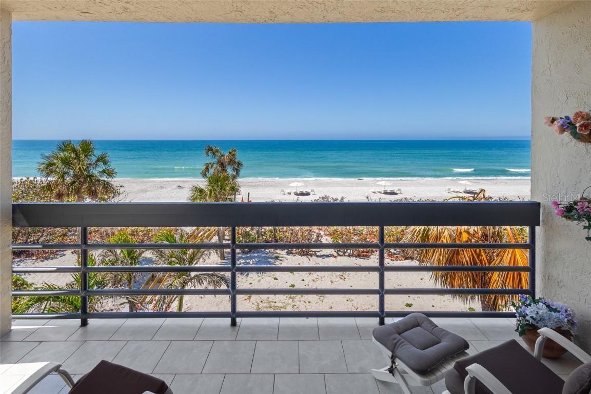 1045 Gulf Of Mexico Dr. #205, Longboat Key, FL 34228