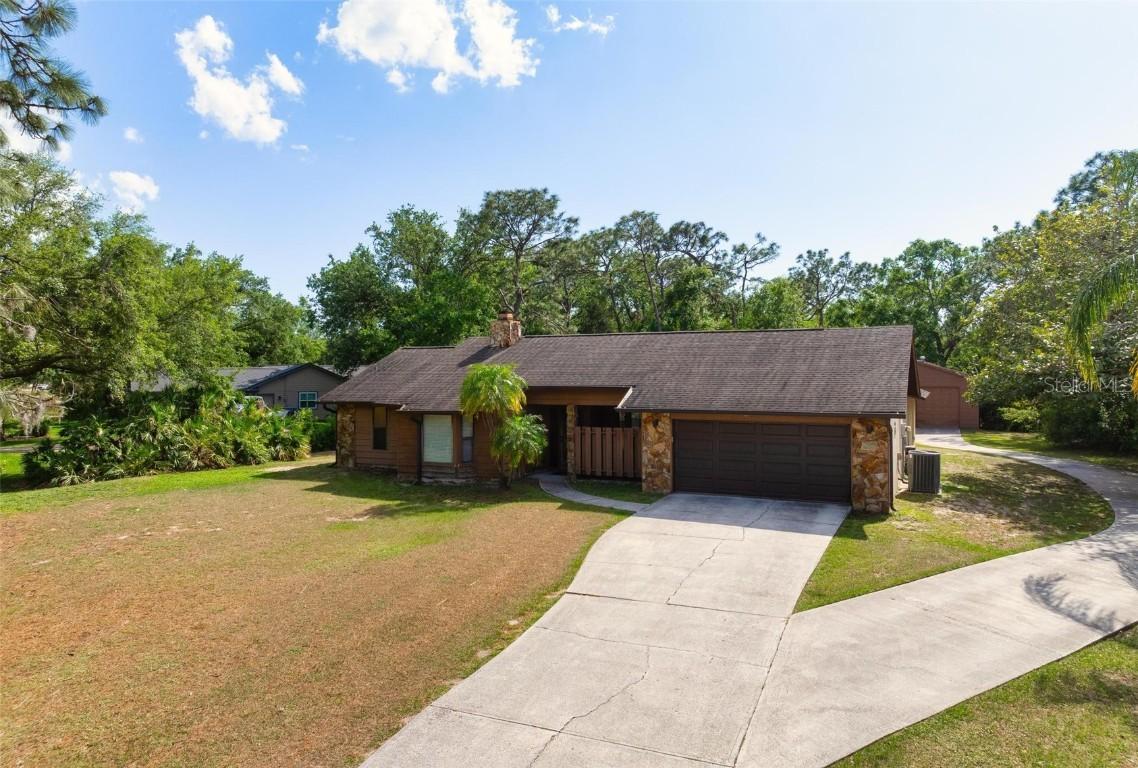 9207 59th Avenue Dr., Bradenton, FL 34202