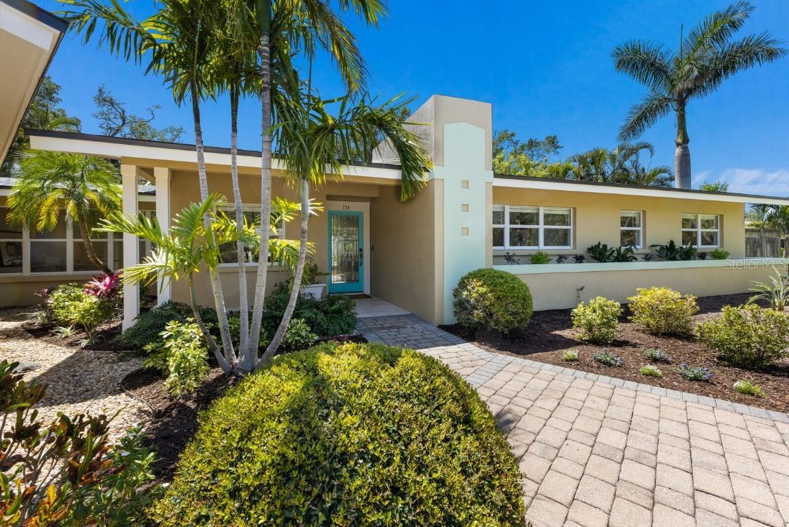 734 Indian Beach Cir., Sarasota, FL 34234