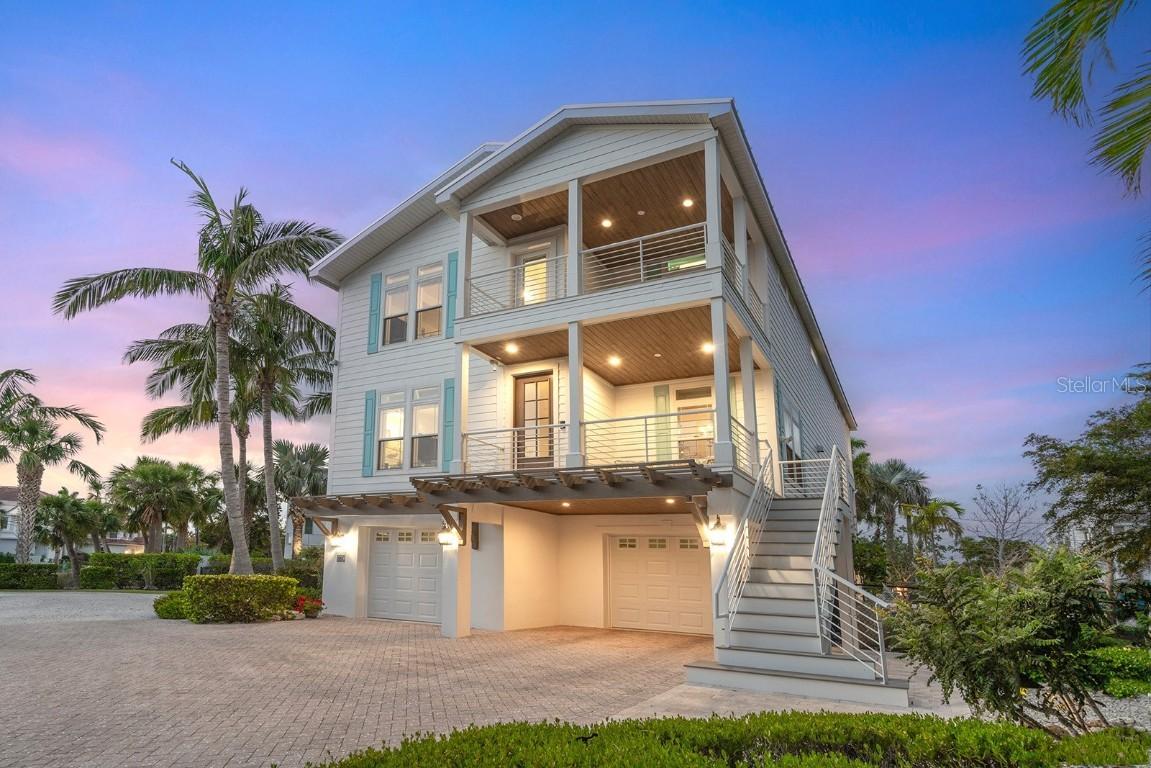 497 Island Cir., Sarasota, FL 34242