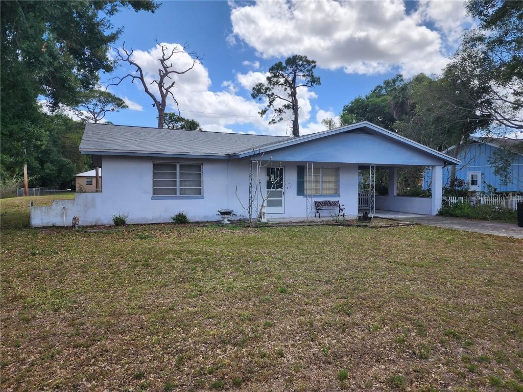 1626 Vivian Ln., North Fort Myers, FL 33903
