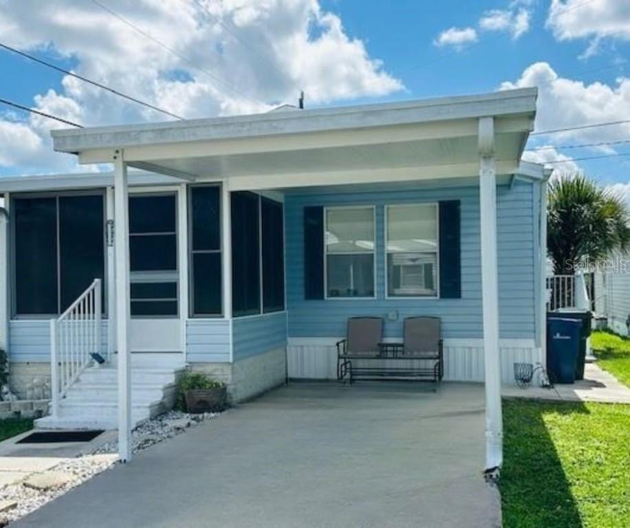 2048 Champion St., Sarasota, FL 34231